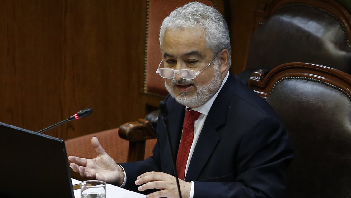 Acusación constitucional: Tesis de la defensa de Chadwick dejó pensando a la oposición