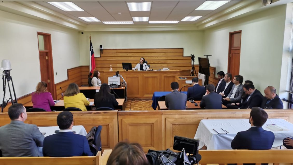 Contaminación de Talcahuano y Quintero: Ejecutivos de ENAP no podrán salir de Chile