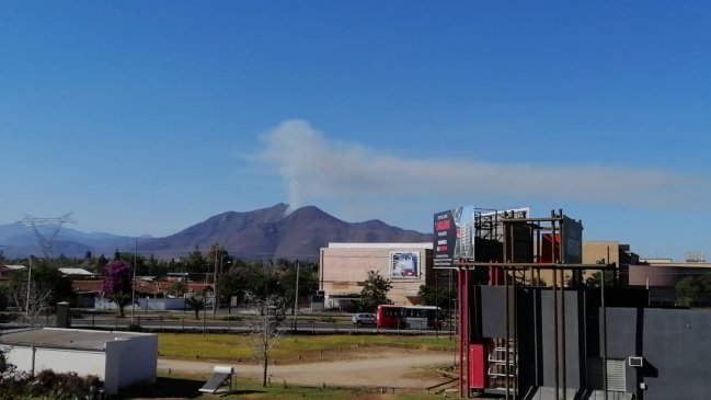 Incendio en Requínoa amenaza torres del tendido eléctrico