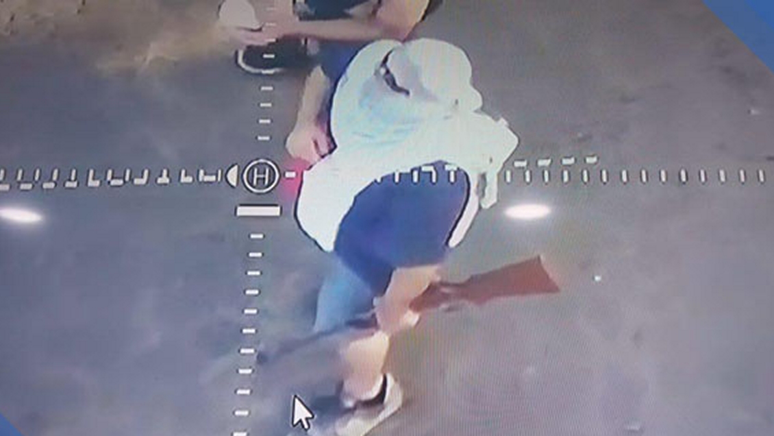 Arresto domiciliario para sujeto acusado de usar rifle en medio de las protestas