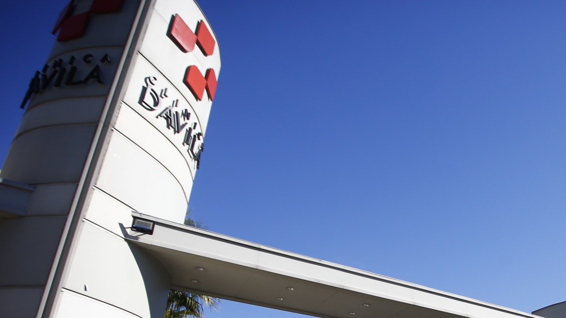 Clínica Dávila sale al paso de denuncias e insiste que cumple con la Ley de Urgencia