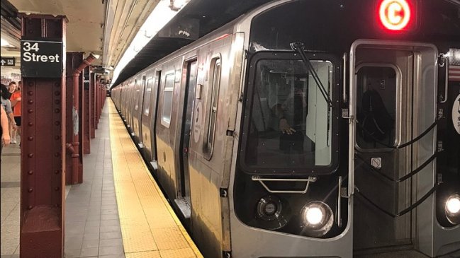 Policía busca a pareja que tuvo sexo en el Metro de Nueva York
