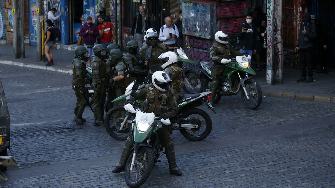 Carabineros descarta provocación y anuncia que repetirá su himno 