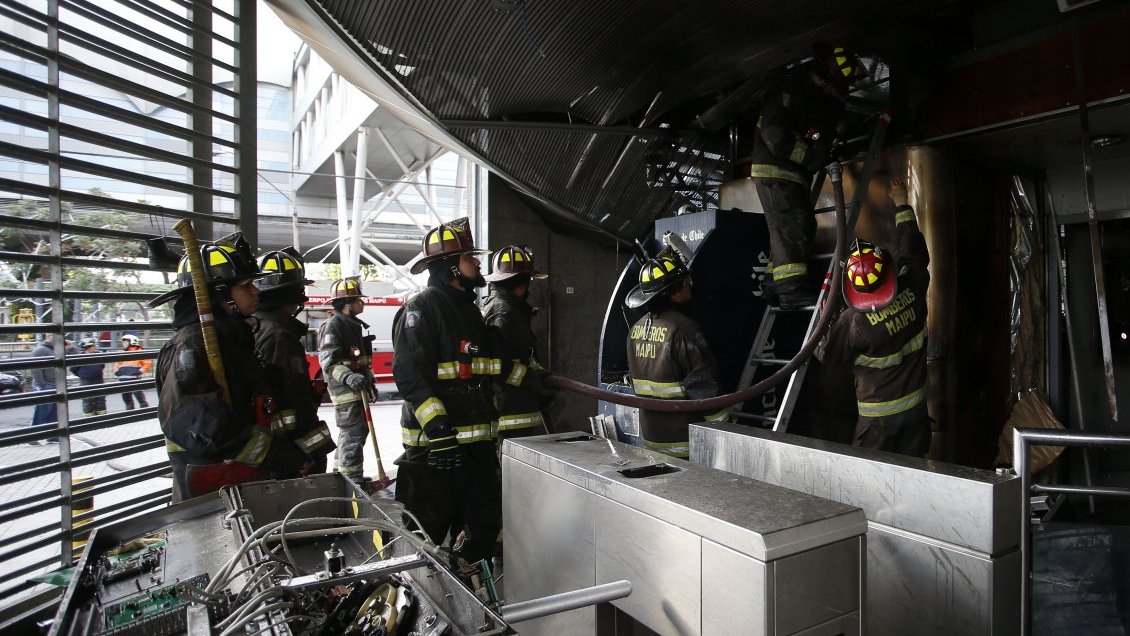 En prisión preventiva quedó detenido por destrozos en estación de Metro Las Parcelas