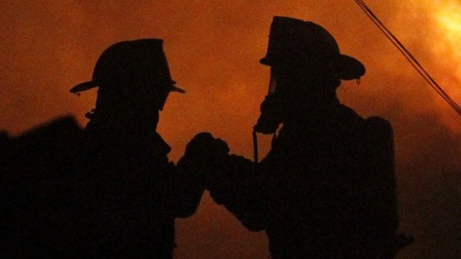 Emergencia química tras explosión en fábrica de Maipú