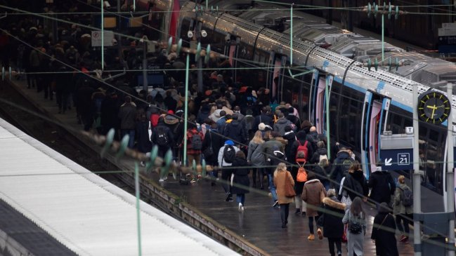 Segundo día de huelga en Francia provoca nuevos bloqueos en el transporte