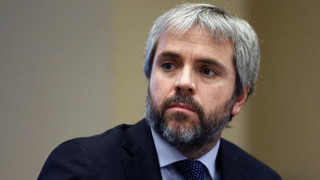 Blumel llama a concretar acuerdo constitucional: 