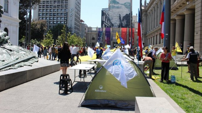Mesa de unidad social levantó un campamento en Santiago Centro