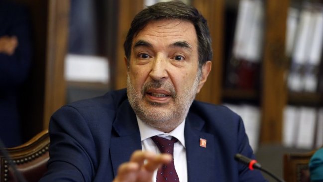 Servel: Chilenos en el extranjero podrán votar en plebiscito de entrada para una nueva Constitución