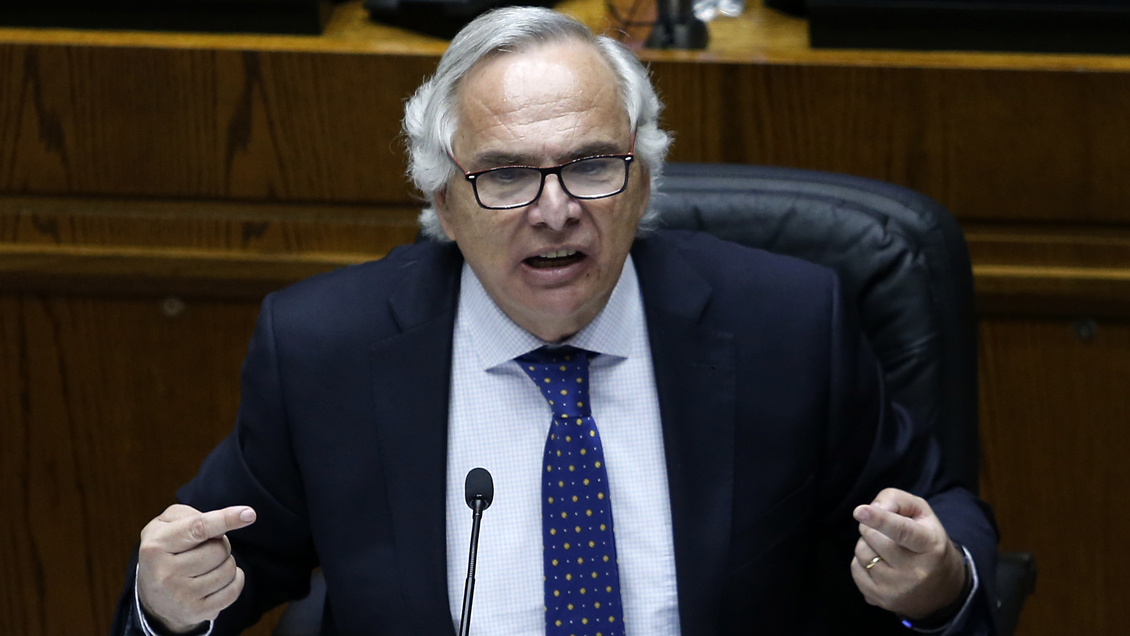 Chadwick enfrentó acusación constitucional: 