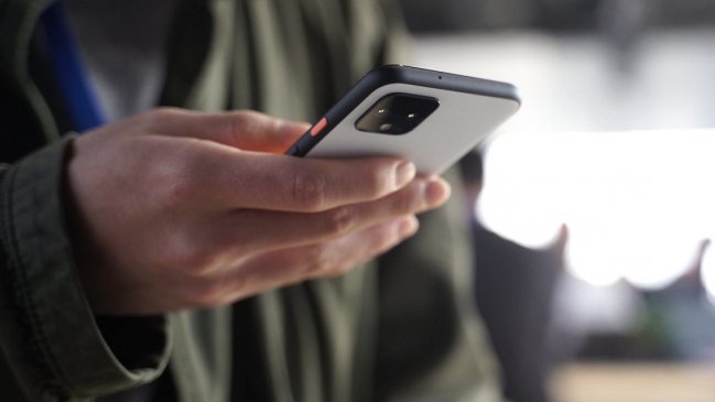 Subtel: Usuarios de telefonía móvil con contrato superan a los prepago por primera vez