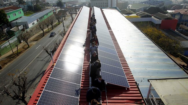 Chile adhiere a ambiciosa meta para avanzar en uso de energías renovables