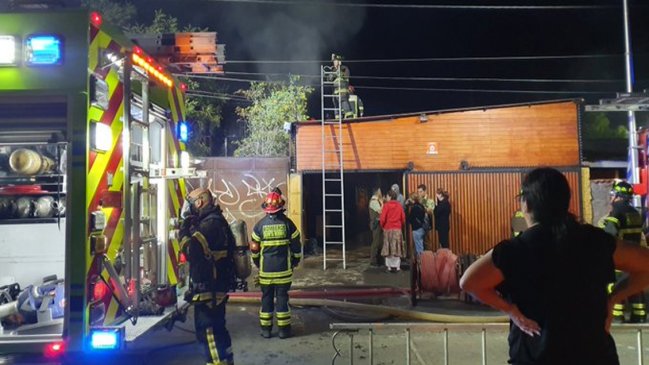 Incendio destruyó una casa abandonada en Quinta Normal