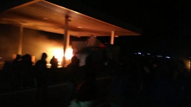 PDI detuvo a dos personas por quema de peajes en Linares