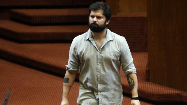 Diputado Boric pondrá su cargo 