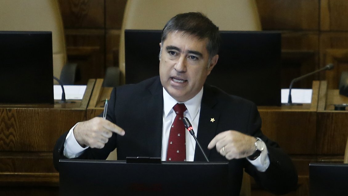 Desbordes: Con los votos que aportará RN debería aprobarse paridad de género