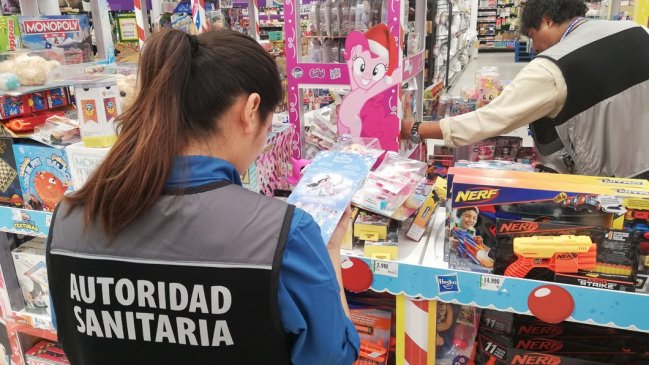 Refuerzan fiscalizaciones a la venta de juguetes en Arica para Navidad