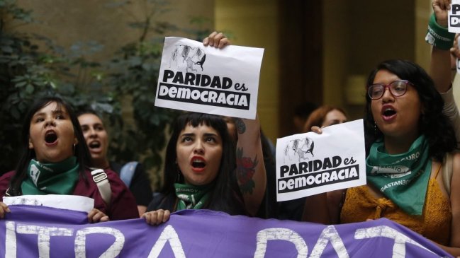 Comisión de Constitución aprobó paridad de género en la Convención Constituyente