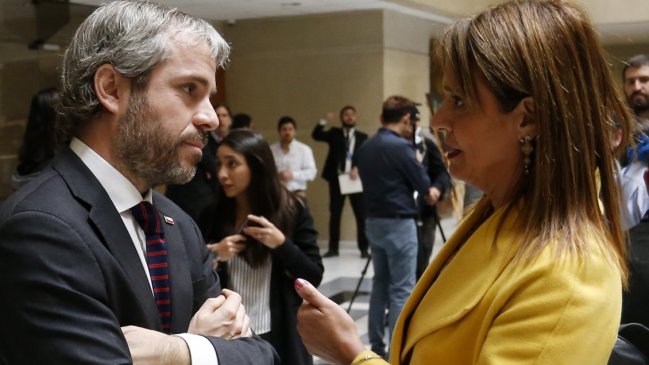 Van Rysselberghe insiste en cuestionamientos a Blumel: No ejerce su liderazgo