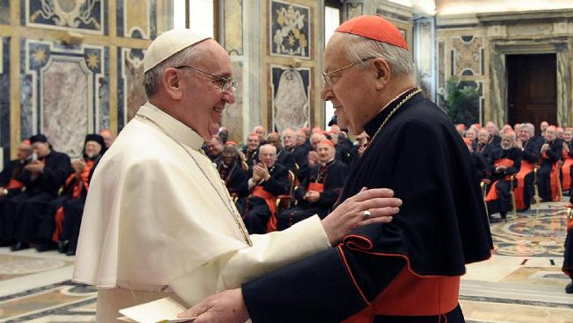 Papa aceptó renuncia del cardenal decano Angelo Sodano, ex nuncio en Chile