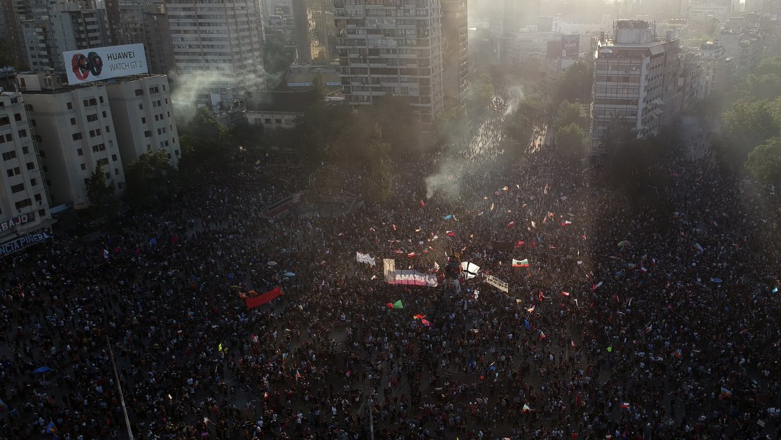 Mon Laferte, Claudio Bravo y K-Pop: El informe Big Data que entregó Blumel a la Fiscalía