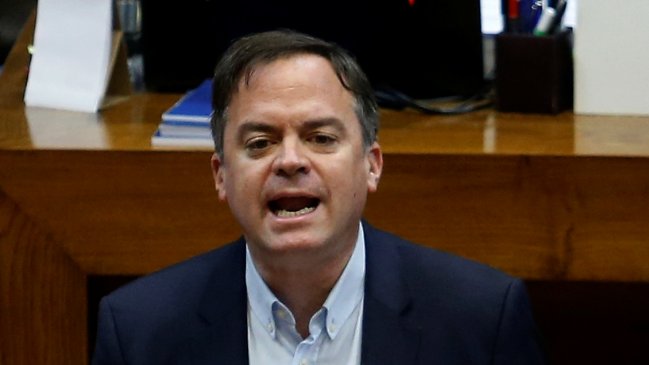 Matías Walker: El intendente de la Región Metropolitana tiene que poner su cargo a disposición