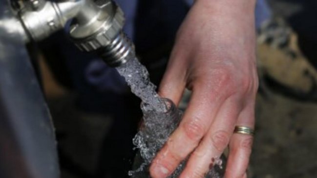 Rotura de matriz provocó corte de agua que afecta a 1.200 clientes en Antofagasta