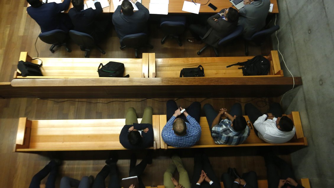 Prosigue formalización de 12 carabineros acusados de tortura en Ñuñoa