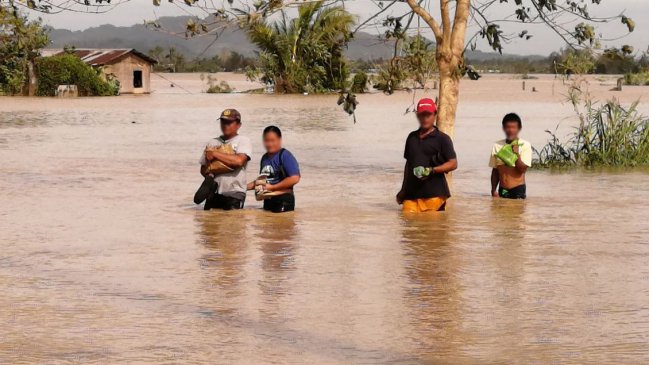  Tifón Phanfone causa al menos siete muertos en el centro de Filipinas  