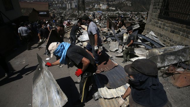 Valparaíso sigue luchando contra los incendios forestales