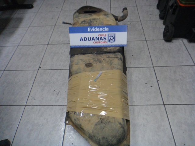 Iquique: Falso estanque de bencina escondía 39 kilos de cocaína