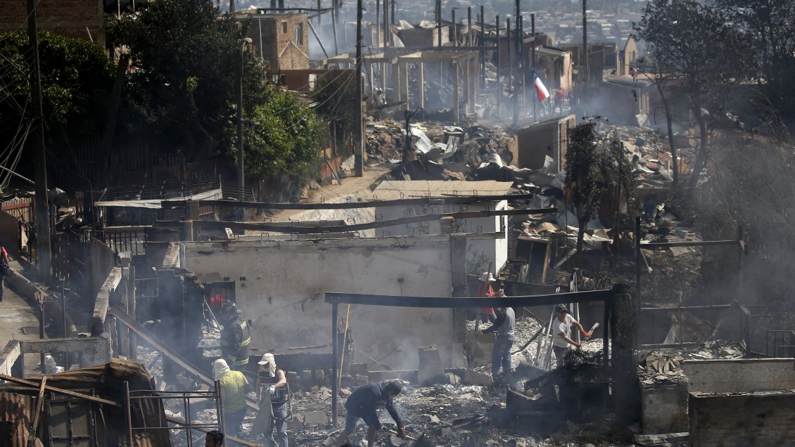 Valparaíso: Fumarola generó preocupación en sector del Cerro San Roque