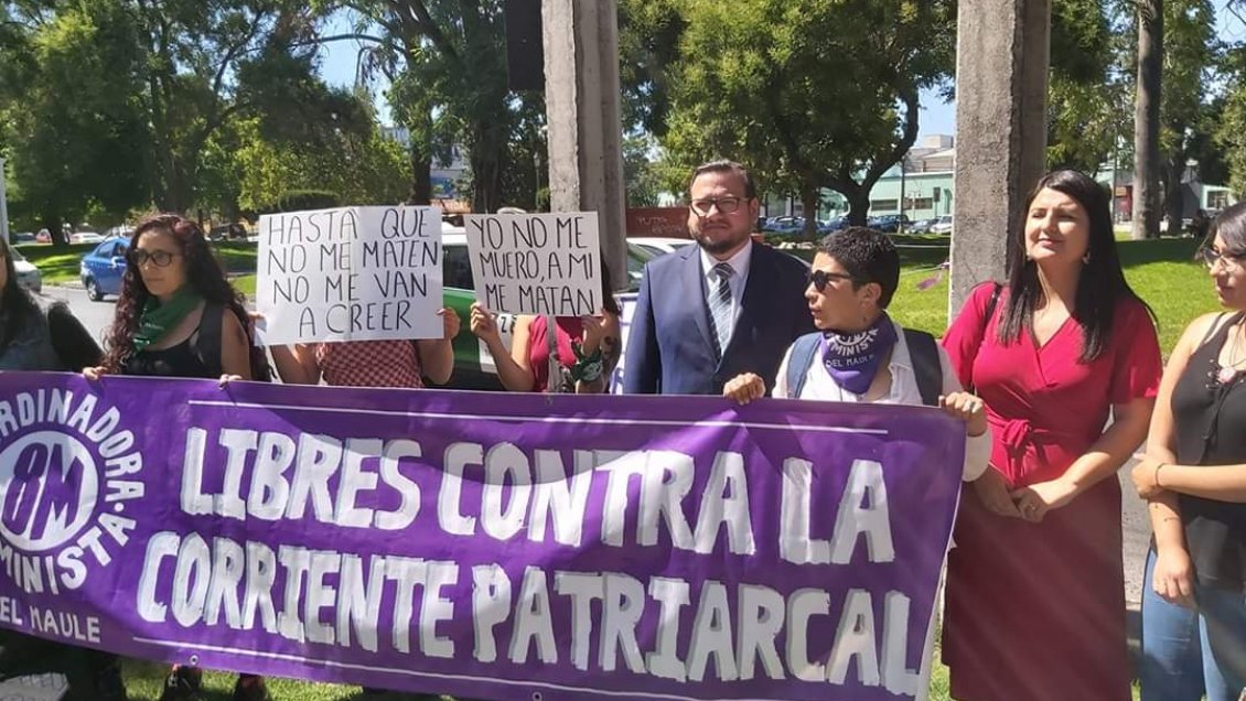 Colectivo de DD.HH presentó nueva querella por desnudamiento de mujer en comisaría de Talca