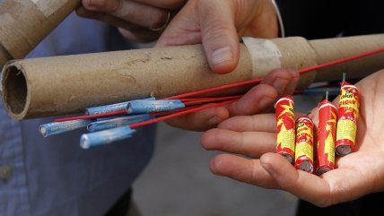  Así se venden fuegos artificiales en el Barrio Meiggs  
