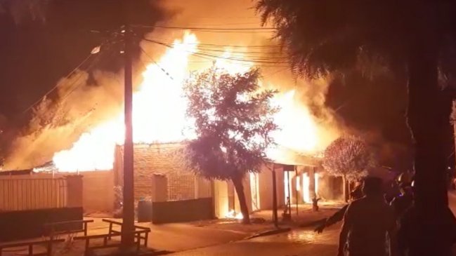 Incendio consumió cuatro inmuebles en Doñihue