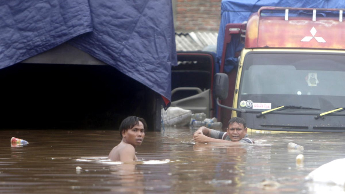 Al menos 16 muertos por las inundaciones en Indonesia