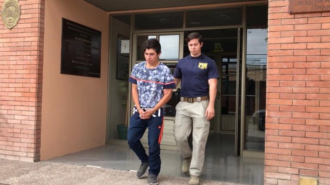 Detienen a joven que usaba arma de fuego para asaltar a estudiantes