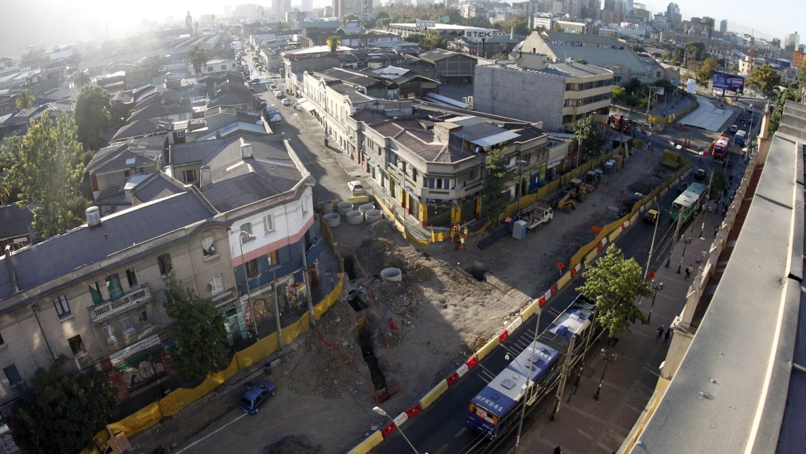 Hombre murió tras caer a una fosa con electricidad en obras del corredor Independencia