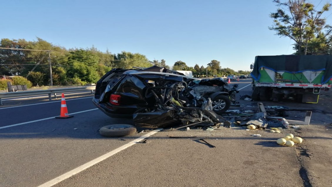 Accidente fatal en Ñiquén: Joven murió tras colisión de vehículo con un camión