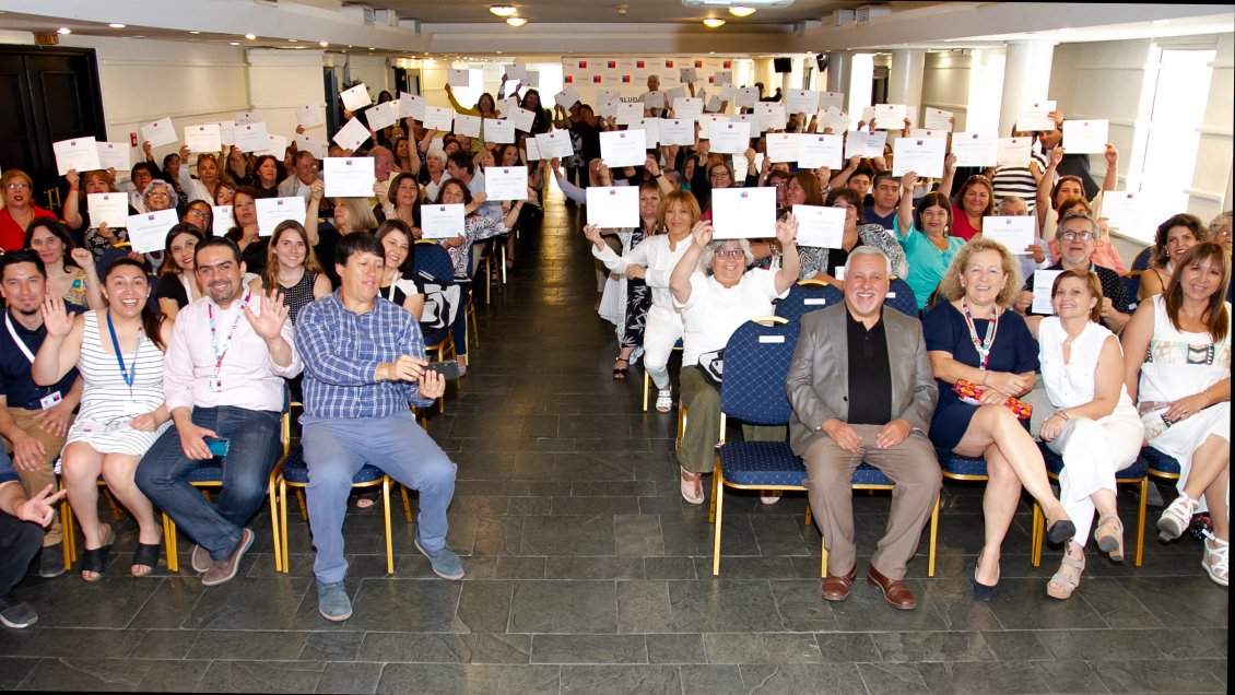 Más de 200 líderes comunitarios de la RM completaron inédito diplomado de salud