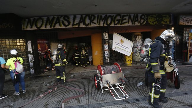 Artistas y ex autoridades piden a alcalde de Santiago apoyo para Centro Arte Alameda