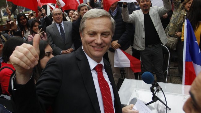 Diputados PS pidieron sanciones para Kast por campaña contra nueva Constitución fuera de plazo