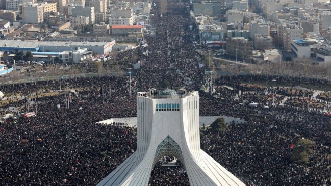 Al menos 35 muertos tras estampida humana en el funeral de Qasem Soleimani