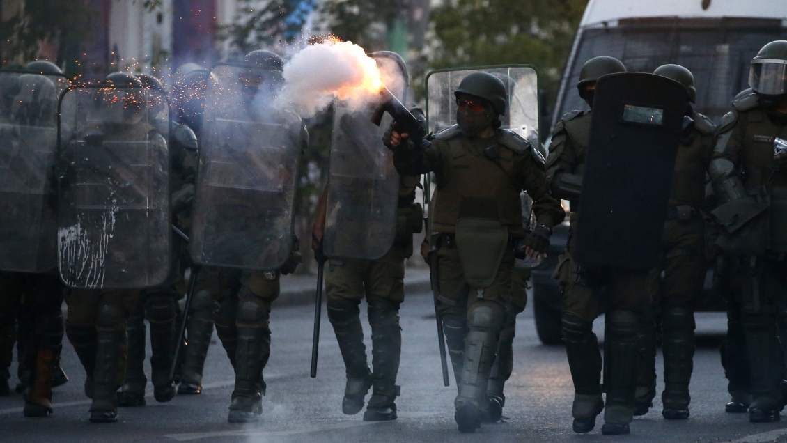 Corte de Valparaíso admitió recurso contra uso de lacrimógenas tras grave lesión de profesor