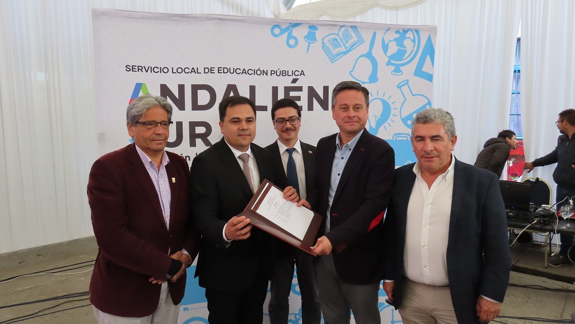 Desmunicipalización: Entraron en vigor nuevos servicios locales de educación en tres regiones