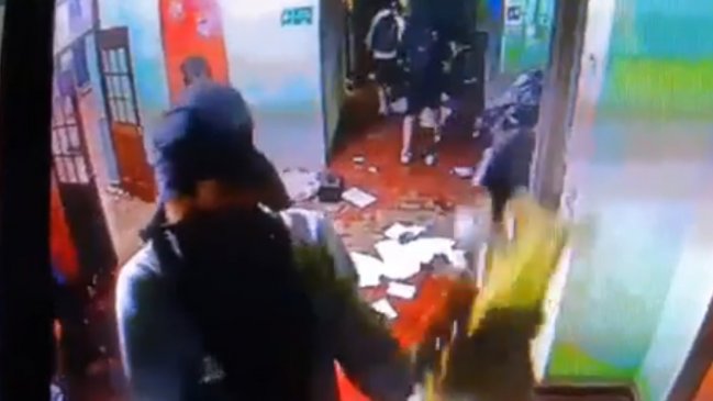 Alcaldesa de Antofagasta anunció querella y demanda por destrucción de sede PSU