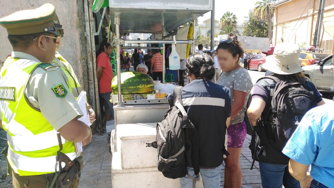 Vendedores de comida callejera se resistieron a fiscalización sanitaria en Antofagasta