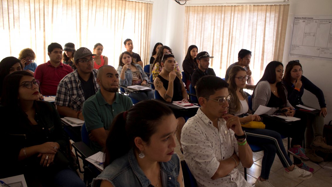 Alta convocatoria tuvo primera charla de jóvenes emprendedores en Copiapó