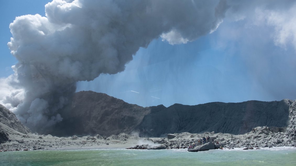 Nueva Zelanda: cifra de muertes por erupción del volcán Whakaari sube a 18
