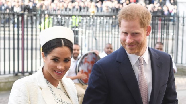 Reina Isabel II concede periodo de transición para Harry y Meghan en sus nuevos roles